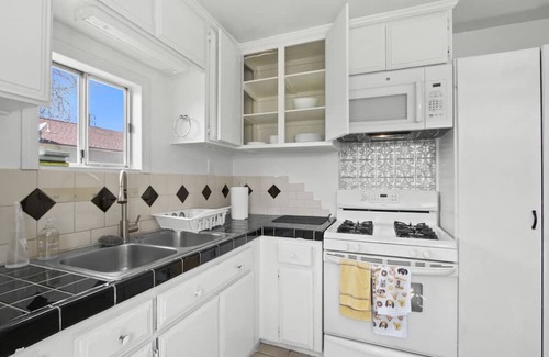 Ontario House | 1BR Pet-Friendly Home with Big Yard #TravelSGV