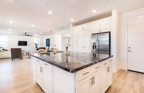 Woodland House | Private Cheery Suite br4–private bathroom