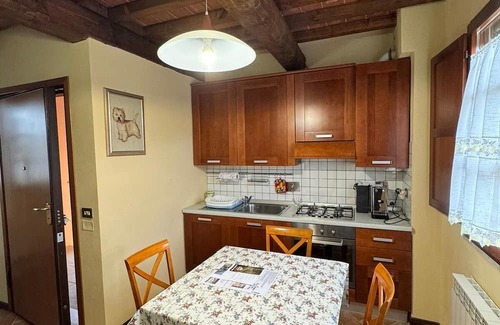 San Vivaldo Apartment | Dreamy Tuscan Escape Apt Il Borghetto with Pool Near San Gimignano