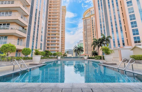 Pinagsama Condo | Luxe Suite With 180° Stunning City Views