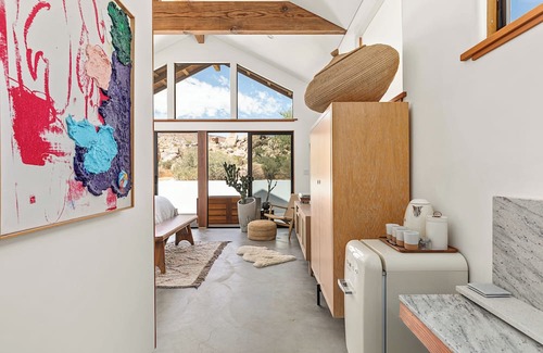 Pioneertown House | AMAN STYLE HOME Yucca Valley with Pool/Sauna/Starlink
