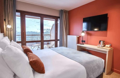 Flaine Hotel | Wifi, 10m from ski slopes, view mountain, swimming pool, sauna, hammam, tv, ski locker, 29-39m²