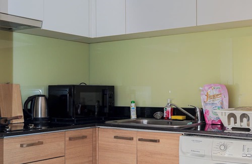 Makkasan Apartment | 1 BR Luxury condo Pool, gym and sauna with fitness room, WiFi