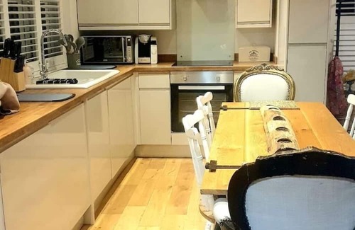 Castle Bytham Apartment | Liddesdale Guest House Rutland