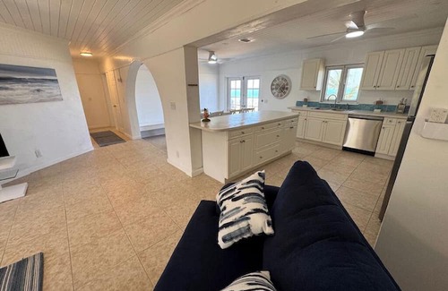 Cooper's Town House | Waterfront Abaco Beach House - Private 5Bedroom 3Bath, 15 min from Treasure Cay