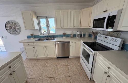 Cooper's Town House | Waterfront Abaco Beach House - Private 5Bedroom 3Bath, 15 min from Treasure Cay