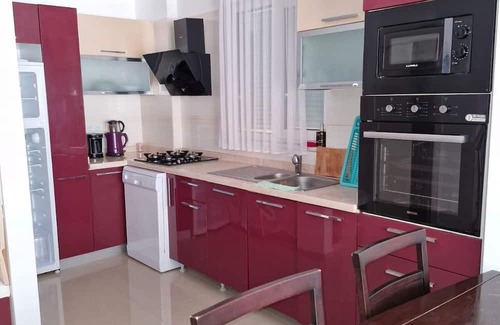 Karaoz Villa | Aden's Villas J2