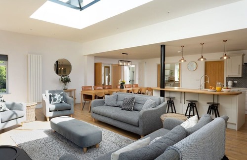 Acomb House | Stunningly Spacious Farm House + Annexe - 7 Beds
