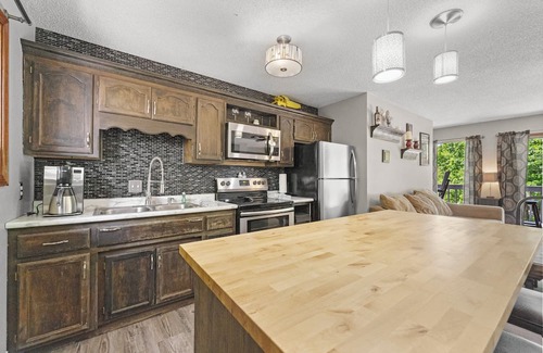 Camdenton House | Moss Hollow - Four bedroom house in quiet cove!