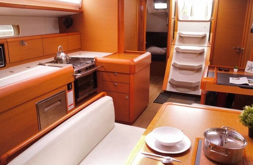 Jolly Harbour Boat Rental | Luxury Afloat In Antigua