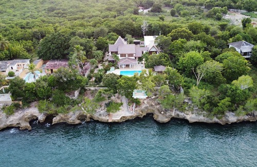 Villa Hermosa House | RioMar Cumayasa. Nature, peace and quiet. Time out between river, sea and palm trees