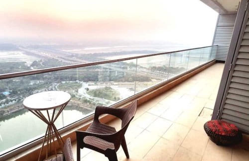 Noida Apartment | 3BHK Comfort Island