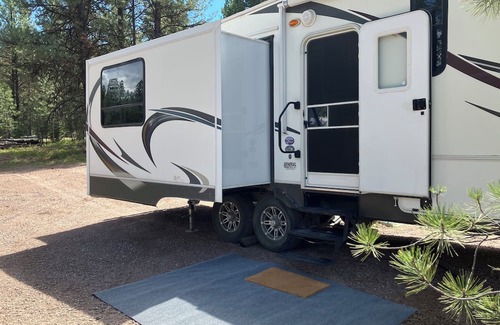 Greenough House | Enchanting 1-bedroom RV in Greenough