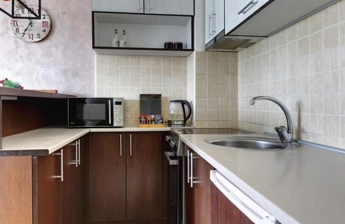 Novi Sad Apartment | ENNA - Cozy 1-bedroom apartment with PRIVATE PARKING
