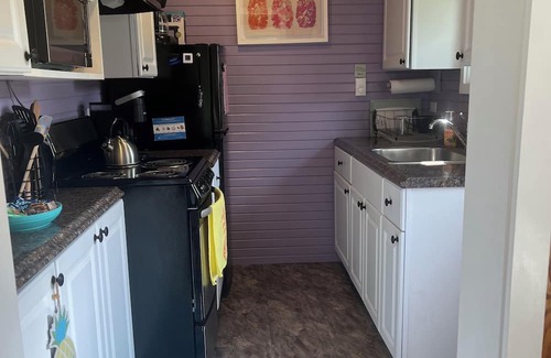 Edinboro Cottage | Quaint Lakeside Cottage in Edinboro just steps from the lake!