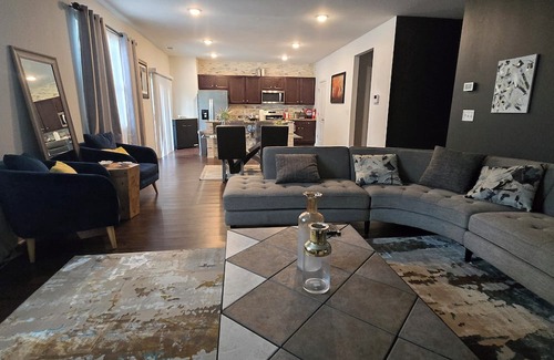 Locust Grove House | n 4-bedroom house in awesome Locust Grove with fitness room, AC, WiFi