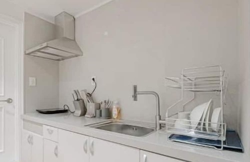 Nonhyeon-dong Apartment | 201 Apgujeong 2nd, Studio 1 Bath Queen Bed