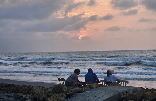 San Bernardo del Viento House | "Mi Terruño" Where Time Slows and the Sea Speaks 2 bedroom bungalow on the beach