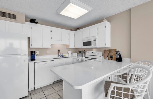 Garden City Condo | Seagull Heights! 2-BR 2-BA OCEANFRONT Royal Garden Resort Condo In&Outdoor Pools