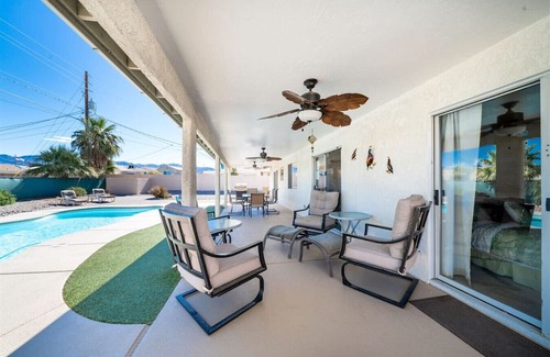 Lake Havasu City House | 3 Bed 3 Bath Havasu Pool Home Circular Driveway