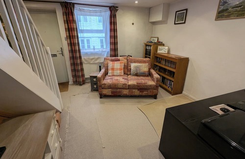 Faringdon Cottage | 2-Bed cosy cottage in a quiet market town, south facing views