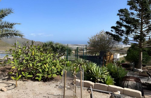 El Madronal House | Vacation Home 'Mi Casita De Chimaca' with Mountain View, Wi-Fi and Air Conditioning