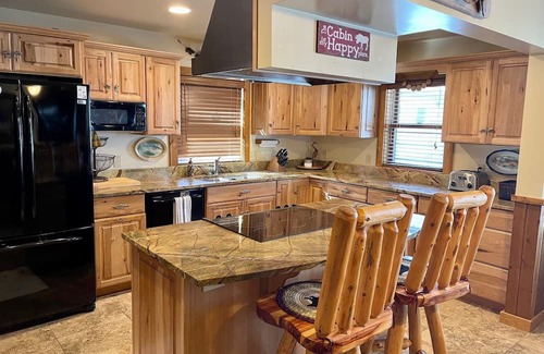 Brutus Apartment | 3 bedroom cottage on the NW side of Burt Lake