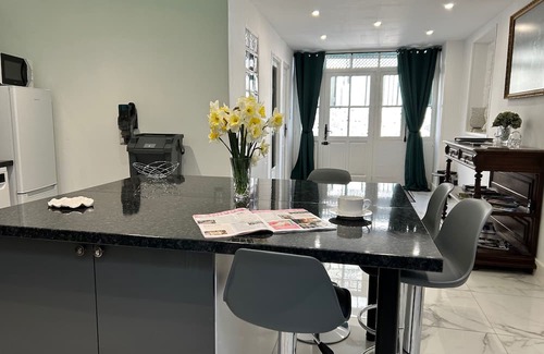 Le Dorat House | 1712Villacarre Holiday Gite