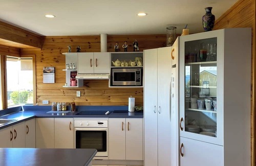 Whareroa Village House | Lake Taupo Holiday Home
