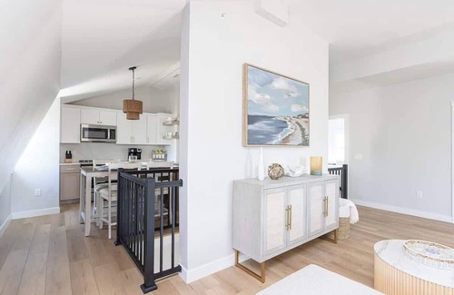 Newport House | Downtown Newport Penthouse