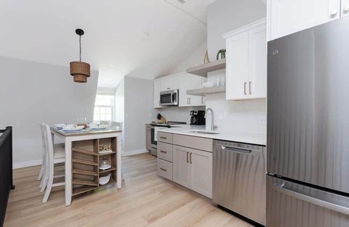 Newport House | Downtown Newport Penthouse