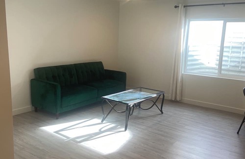 Snowbird House | Charming 2-bedroom basement apartement with WiFi, AC in Saratoga Springs