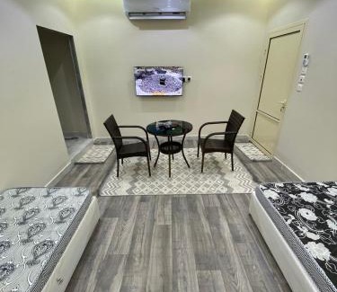 Al Wajh Apartment | ريم الوجه غرفة مع دورة مياة للعزاب طابق علوي