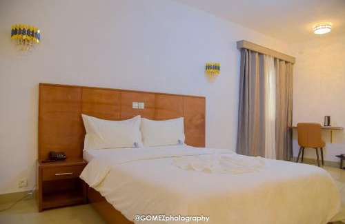 Brazzaville Hotel | HÔTEL Sous Le Palmier