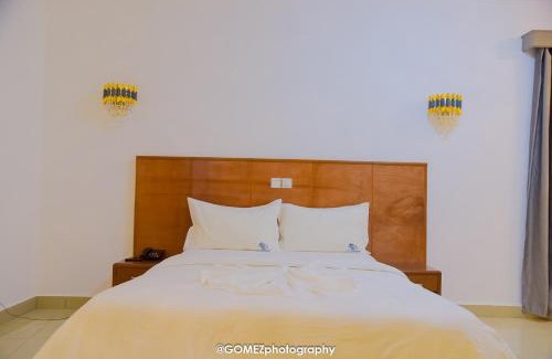 Brazzaville Hotel | HÔTEL Sous Le Palmier