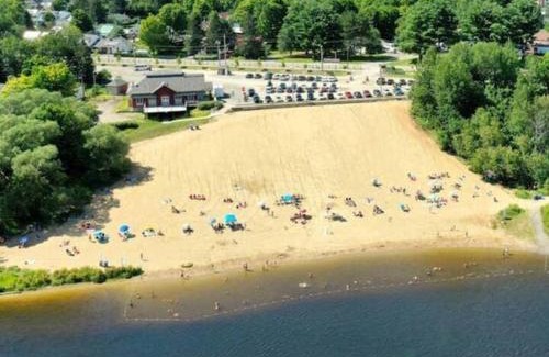 Sainte-Marcelline-de-Kildare Ski Chalet | Piscine Lac des Français Chalet Menoua