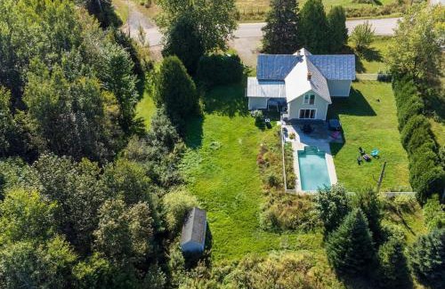 Sainte-Marcelline-de-Kildare Ski Chalet | Piscine Lac des Français Chalet Menoua