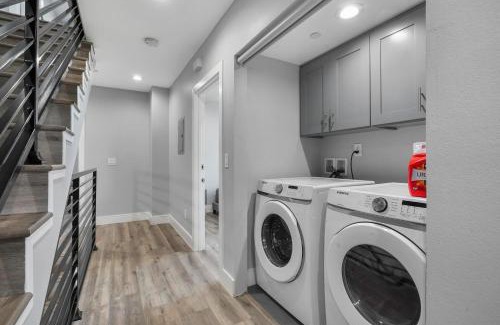 Central Alameda Bed & Breakfast | Private Room in Townhouse