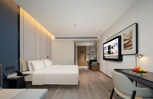 Xishan Qu Hotel | Atour Hotel Wuxi East Station Yingyuehu Park Metro Station