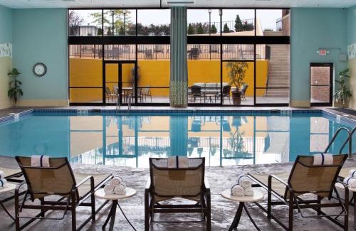 Middleburg Heights Hotel | Crowne Plaza Cleveland Airport