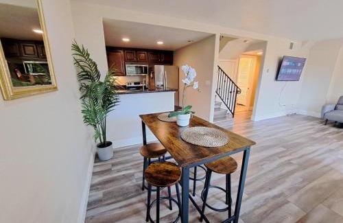 University City Apartment | NEW King Bed Venetian Vacation - La Jolla 2 bedroom condos luxury furnished near beach and UTC mall