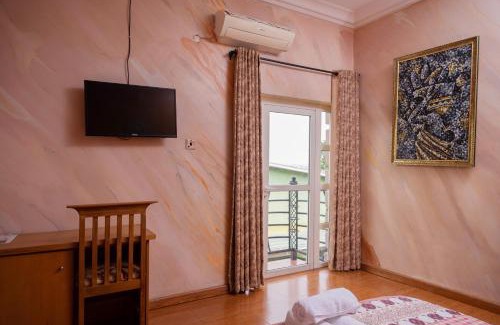 Ibadan Hotel | La Maison Hotel and Suites Iyaganku GRA Ibadan