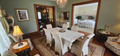 Alderson Bed & Breakfast | The Alderson Inn, LLC