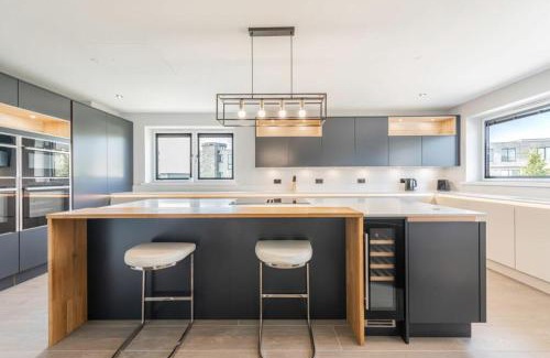 Hayling Island Villa | Yachthaven - Luxury Coastal Living