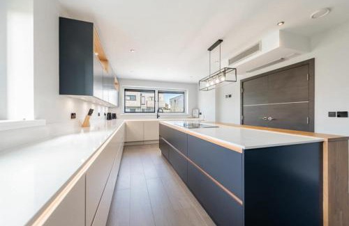 Hayling Island Villa | Yachthaven - Luxury Coastal Living