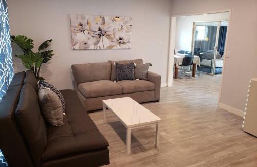 Midway City Villa | BeachsideBliss near Disney Magic