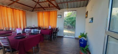 Tehri House | The Green Leaf Himalyan Homestay Kanatal