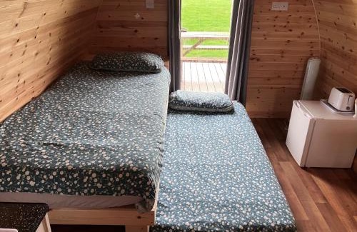 Crynant Other | Gateway Resort En-Suite Glamping Pod