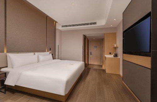 Xihu Hotel | Atour Hotel Zhijiang Bridge