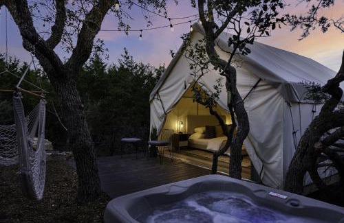 Fredericksburg Other | Glamping at Oak Retreat With Private Hot Tub!